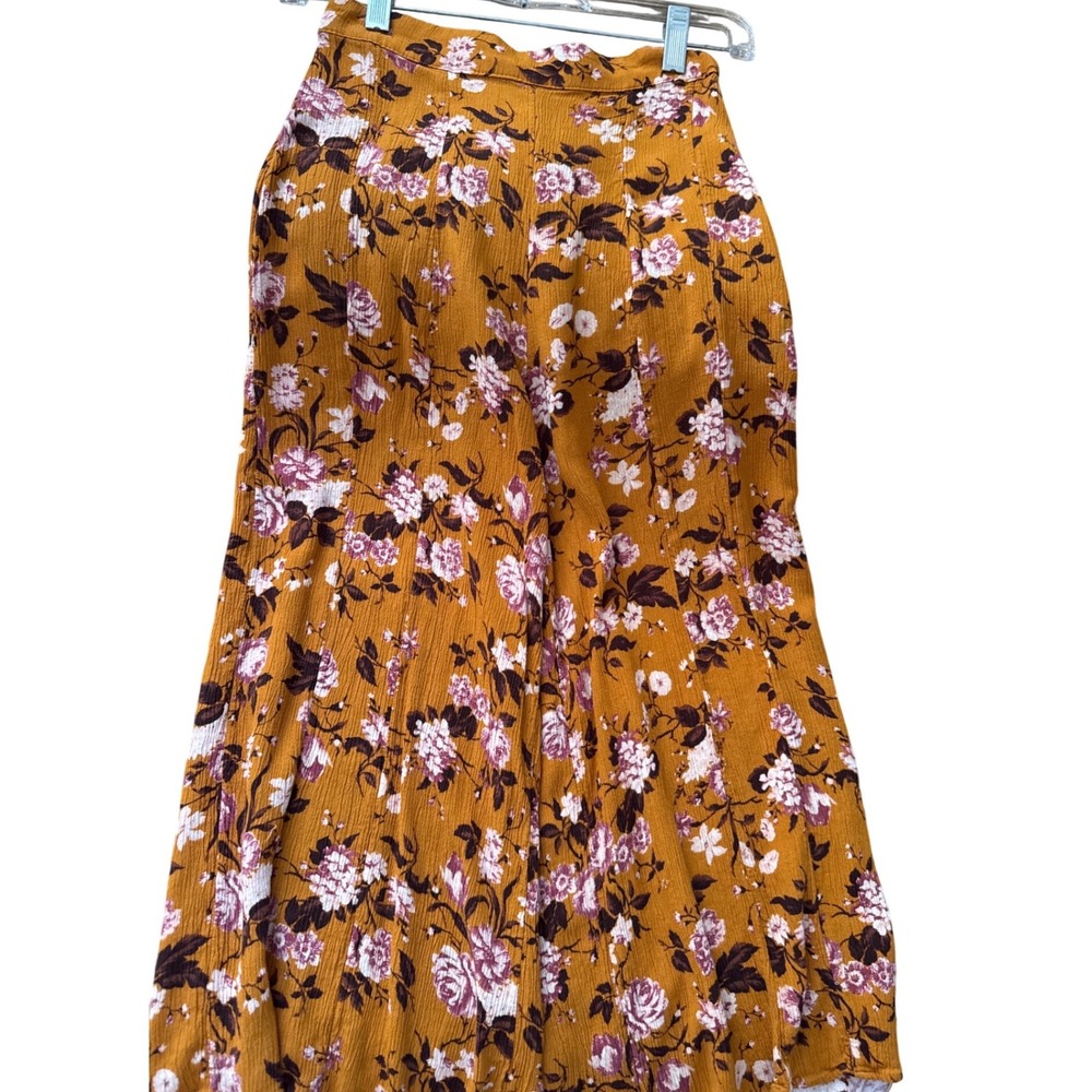 American Eagle Outfitters floral wide-leg‎ cropped pants in a golden brown XS